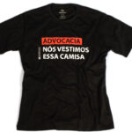 Camiseta Preta Nos Vestimos Essa Camisa P